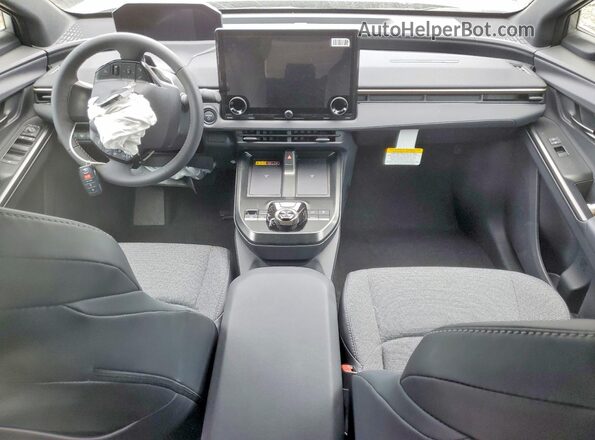 JTMBCAEBXTA007228 2026 TOYOTA BZ Gray Vista del salpicadero