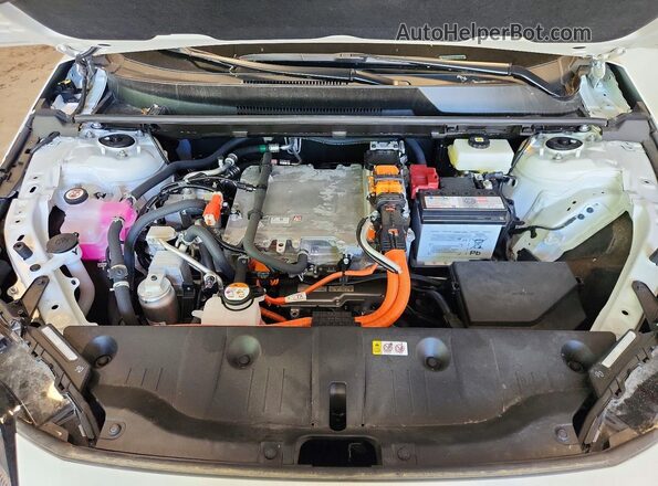 JTMBEAGC7TJ000172 2026 SUBARU SOLTERRA White ძრავის განყოფილების ხედი