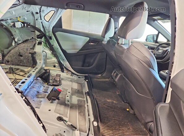 JTMBEAGC7TJ000172 2026 SUBARU SOLTERRA White უკანა სალონის ხედი