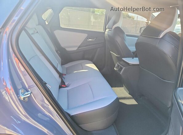 JTMBEAGCXTJ000702 2026 SUBARU SOLTERRA Gray Widok wnętrza z tyłu