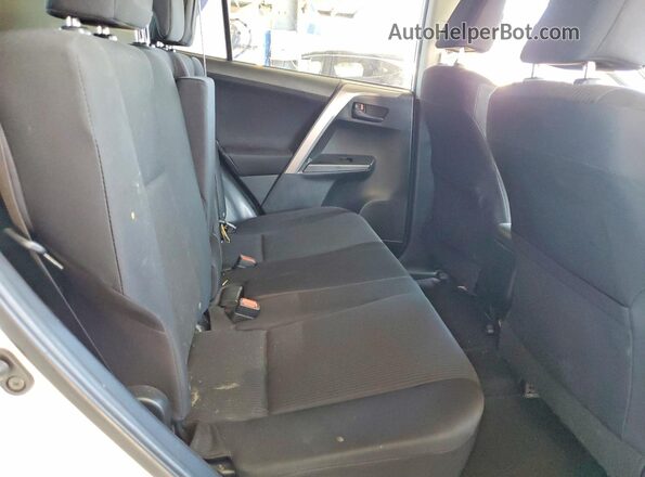 JTMBFREV0GJ071560 2016 TOYOTA RAV4 White Widok tylnych siedzeń