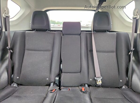 JTMBFREV1GJ070028 2016 TOYOTA RAV4 White Rear seats view