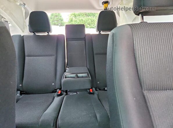 JTMBFREV3JJ244334 2018 TOYOTA RAV4 White Vista de los asientos traseros