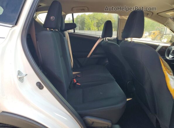 JTMBFREV4JJ745796 2018 TOYOTA RAV4 Белый Вид задней части салона