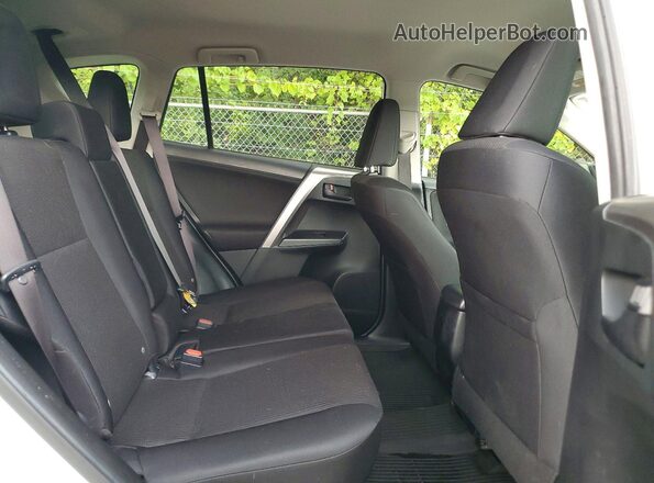 JTMBFREV6GJ094812 2016 TOYOTA RAV4 White Widok wnętrza z tyłu
