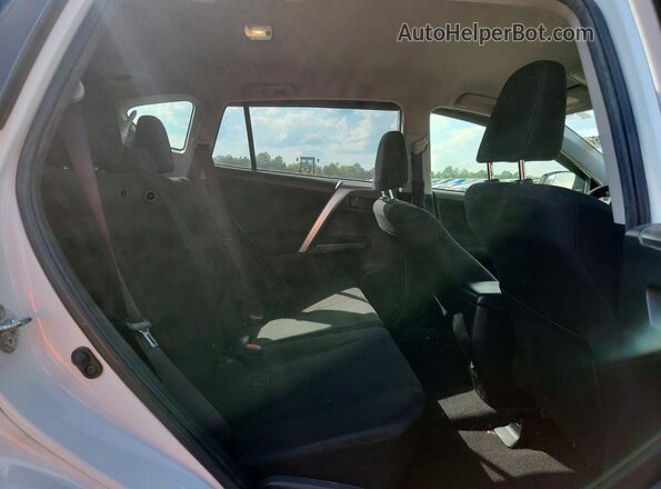 JTMBFREV6JJ725257 2018 TOYOTA RAV4 White Սալոնի հետևի տեսք