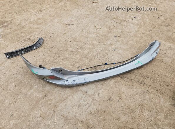 JTMBFREV8JJ193543 2018 TOYOTA RAV4 Gray Vista del compartimento del motor