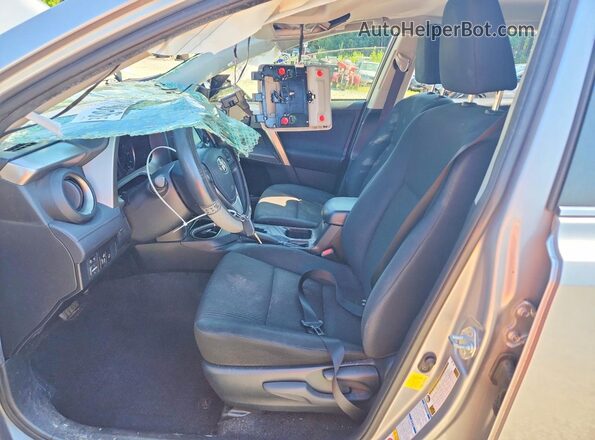 JTMBFREV9JD253523 2018 TOYOTA RAV4 Silver Սալոնի դիմացի տեսք