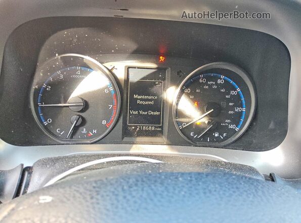 JTMBFREVXJD250713 2018 TOYOTA RAV4 Silver ხელსაწყოთა პანელის ხედი