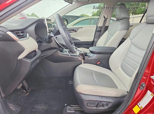 JTMC1RFV0PD101916 2023 TOYOTA RAV4 Red Front interior view