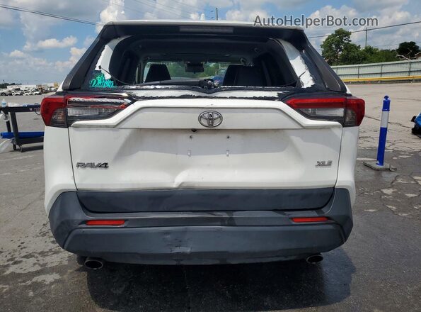 JTMC1RFV1KD021498 2019 TOYOTA RAV4 White უკანა ხედი