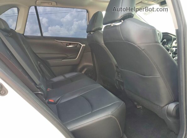 JTMC1RFV1KD021498 2019 TOYOTA RAV4 White უკანა სალონის ხედი