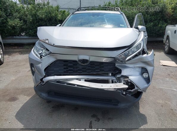 JTMC1RFV2KD021333 2019 TOYOTA RAV4 Серебряный Вид спереди