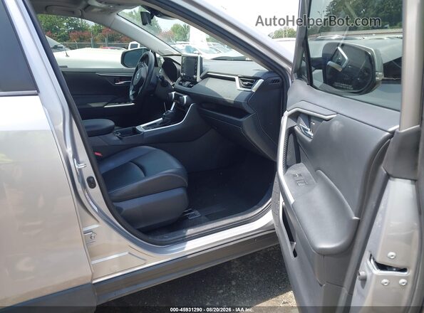 JTMC1RFV2KD021333 2019 TOYOTA RAV4 Серебряный Вид салона спереди