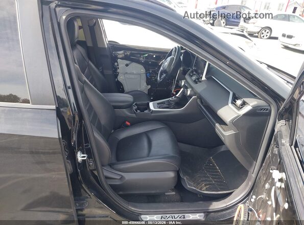 JTMC1RFV6KD515288 2019 TOYOTA RAV4 Черный Вид салона спереди