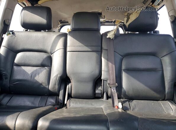JTMCY7AJ5G4044035 2016 TOYOTA LAND White Rear seats view