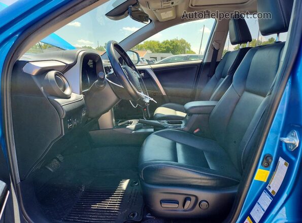 JTMDFREV3HJ165751 2017 TOYOTA RAV4 Blue Vista interior delantera