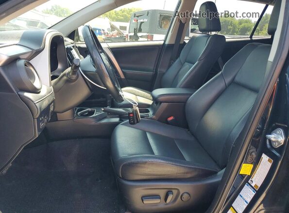 JTMDFREV5HJ714172 2017 TOYOTA RAV4 Blue Вид салону спереду