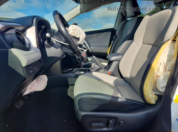 JTMDJREV7JD215537 2018 TOYOTA RAV4 White Սալոնի դիմացի տեսք