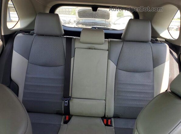 JTMDWRFV9KD518742 2019 TOYOTA RAV4 Серебряный Вид задних сидений