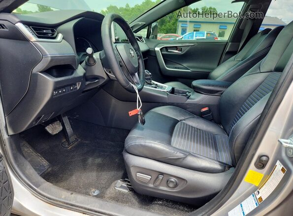 JTME6RFV4LD502843 2020 TOYOTA RAV4 Silver Front interior view