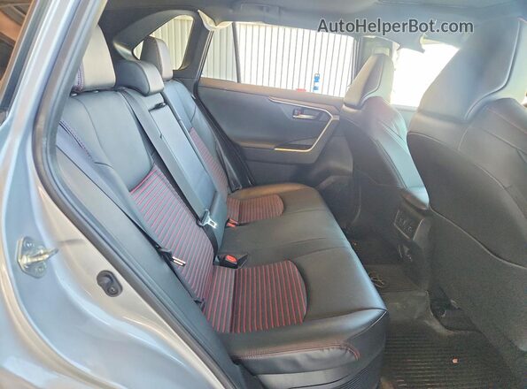 JTMEB3FV1PD127086 2023 TOYOTA RAV4 Silver Widok wnętrza z tyłu