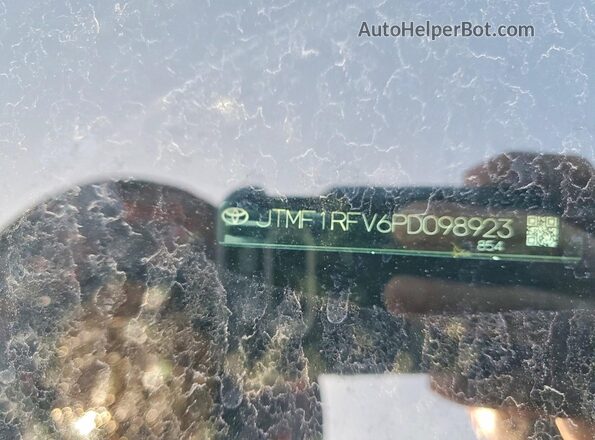 JTMF1RFV6PD098923 2023 TOYOTA RAV4 Gray Vista de la etiqueta del VIN
