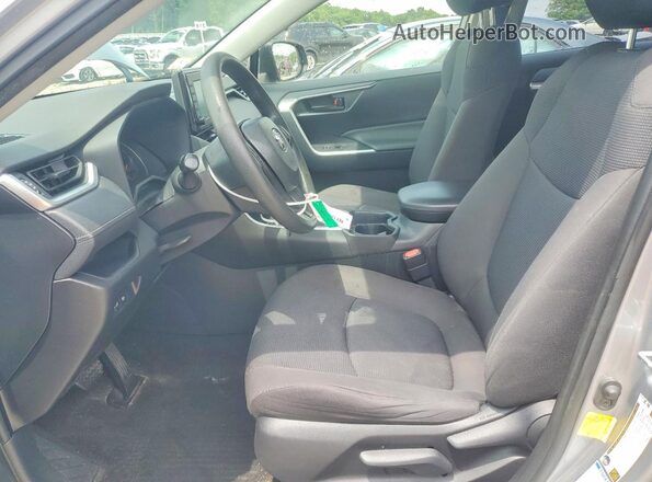 JTMF1RFVXKD012974 2019 TOYOTA RAV4 Silver Вид салону спереду