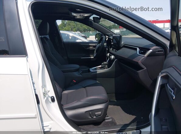 JTMFB3FV0RD209091 2024 TOYOTA RAV4 PRIME White Widok wnętrza z przodu