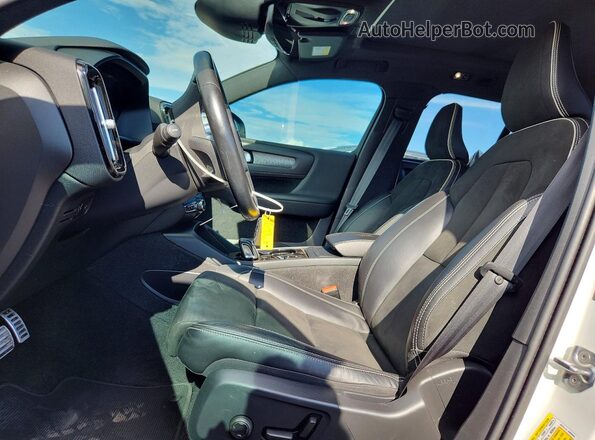 JTMFB3FV4ND092271 2022 TOYOTA RAV4 White Front interior view