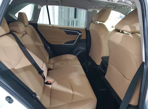 JTMG1RFV3KJ013552 2019 TOYOTA RAV4 White Vista interior trasera