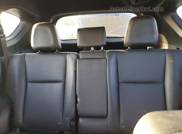 JTMJFREV0HJ165130 2017 TOYOTA RAV4 Red Rear seats view