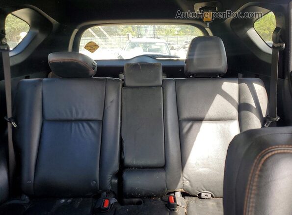 JTMJFREV8GJ077814 2016 TOYOTA RAV4 White Rear seats view