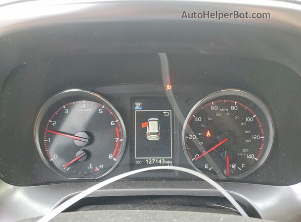 JTMJFREV9JJ240378 2018 TOYOTA RAV4 Silver Սարքավորումների վահանակի տեսք