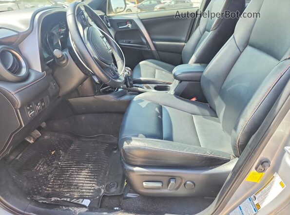 JTMJJREV0HD077675 2017 TOYOTA RAV4 Silver Սալոնի դիմացի տեսք