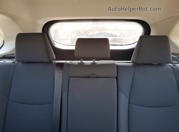 JTMMWRFV6PD186105 2023 TOYOTA RAV4 Silver Widok tylnych siedzeń