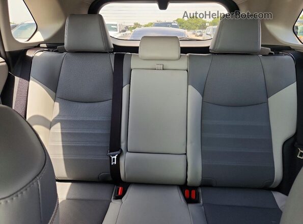 JTMN1RFV2MD083519 2021 TOYOTA RAV4 Silver Vista de los asientos traseros