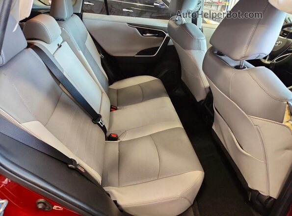 JTMN1RFV9MD070377 2021 TOYOTA RAV4 Red Rear seats view