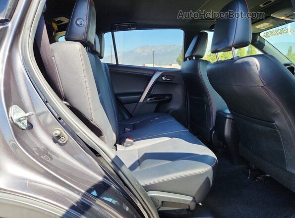 JTMNFREV7JJ194650 2018 TOYOTA RAV4 Gray Widok wnętrza z tyłu