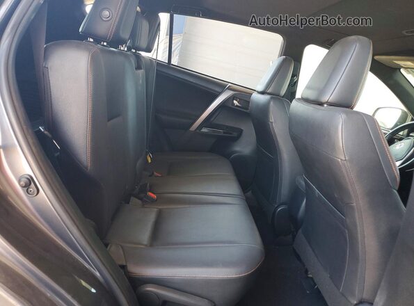 JTMNFREVXHD101855 2017 TOYOTA RAV4 Серый Вид задней части салона