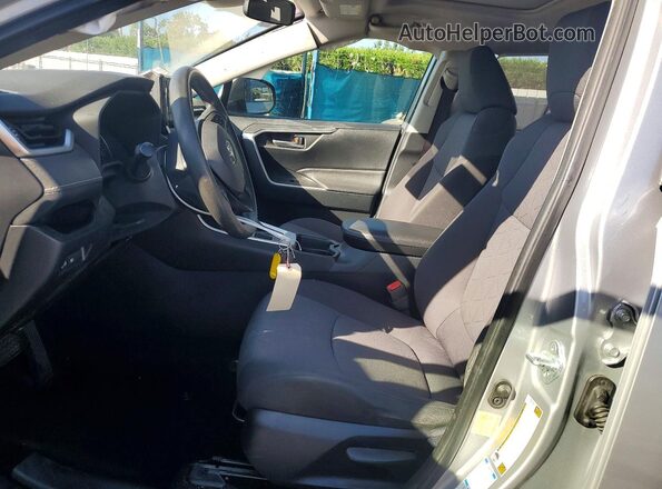 JTMP1RFV7KD507296 2019 TOYOTA RAV4 Серебряный Вид салона спереди