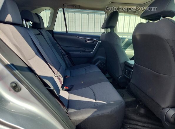 JTMP1RFVXKD043890 2019 TOYOTA RAV4 Silver Widok wnętrza z tyłu