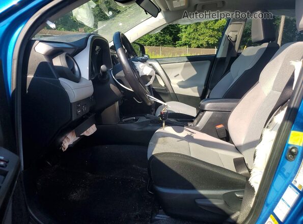 JTMRFREV1HJ111371 2017 TOYOTA RAV4 Синий Вид салона спереди