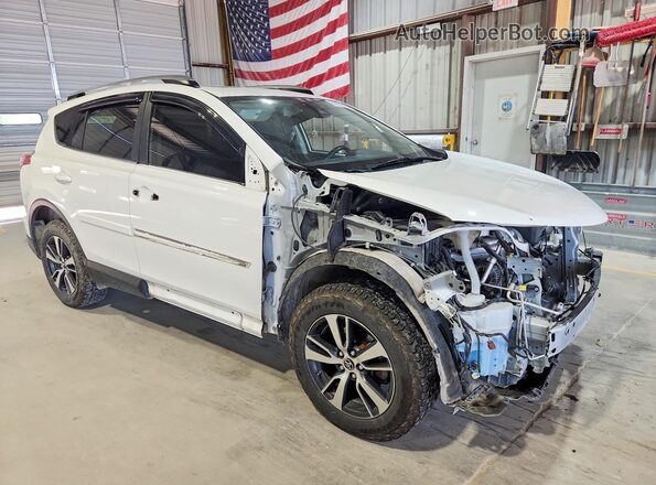 JTMRFREV1JJ733197 2018 TOYOTA RAV4 White Front right
