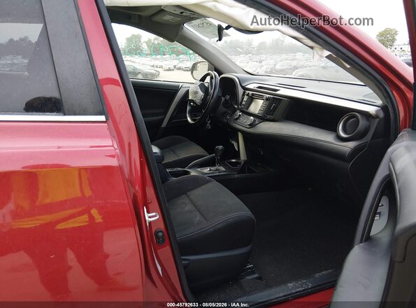 JTMRFREV3HJ111307 2017 TOYOTA RAV4 Red Вид салону спереду