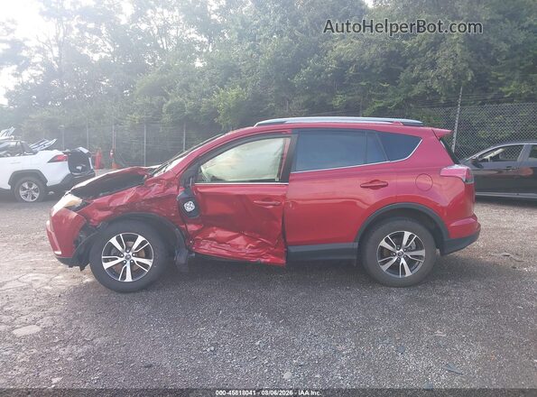 JTMRFREV4HJ117343 2017 TOYOTA RAV4 Red Սալոնի հետևի տեսք