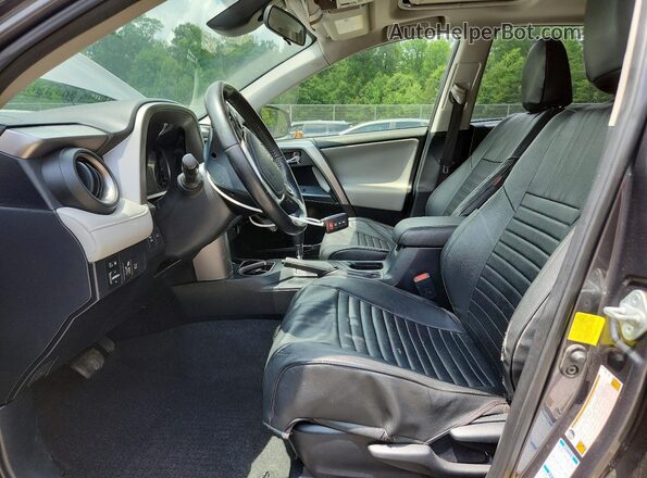 JTMRFREV4HJ716842 2017 TOYOTA RAV4 Серый Вид салона спереди