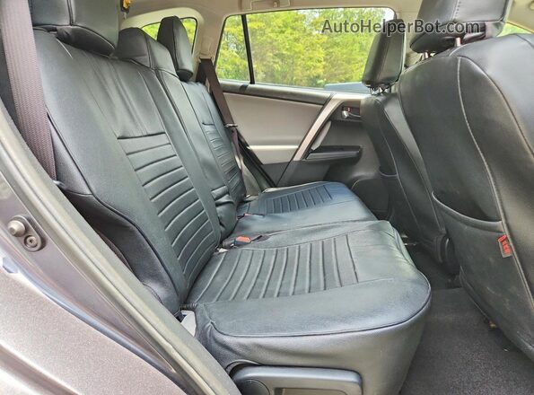 JTMRFREV4HJ716842 2017 TOYOTA RAV4 Серый Вид задней части салона