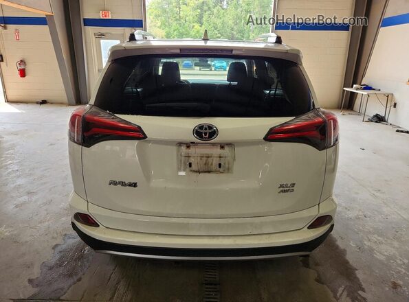 JTMRFREV5JD236619 2018 TOYOTA RAV4 White Widok z tyłu