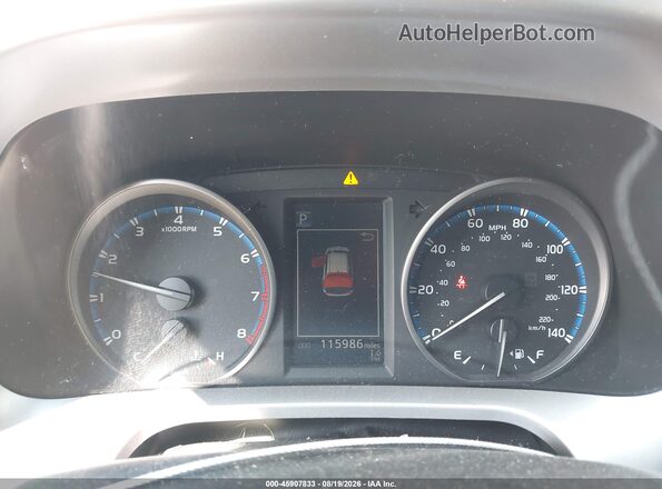 JTMRFREV6HJ124083 2017 TOYOTA RAV4 White Vista de los asientos traseros